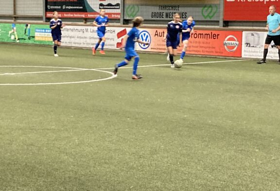 Samstag und Sonntag (14.u.15.12.) Mädchenturniere in der Soccerhalle:                  Der Holzbau Norbert Fieke Cup