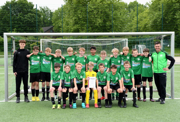 D2-Jugend souverän Meister