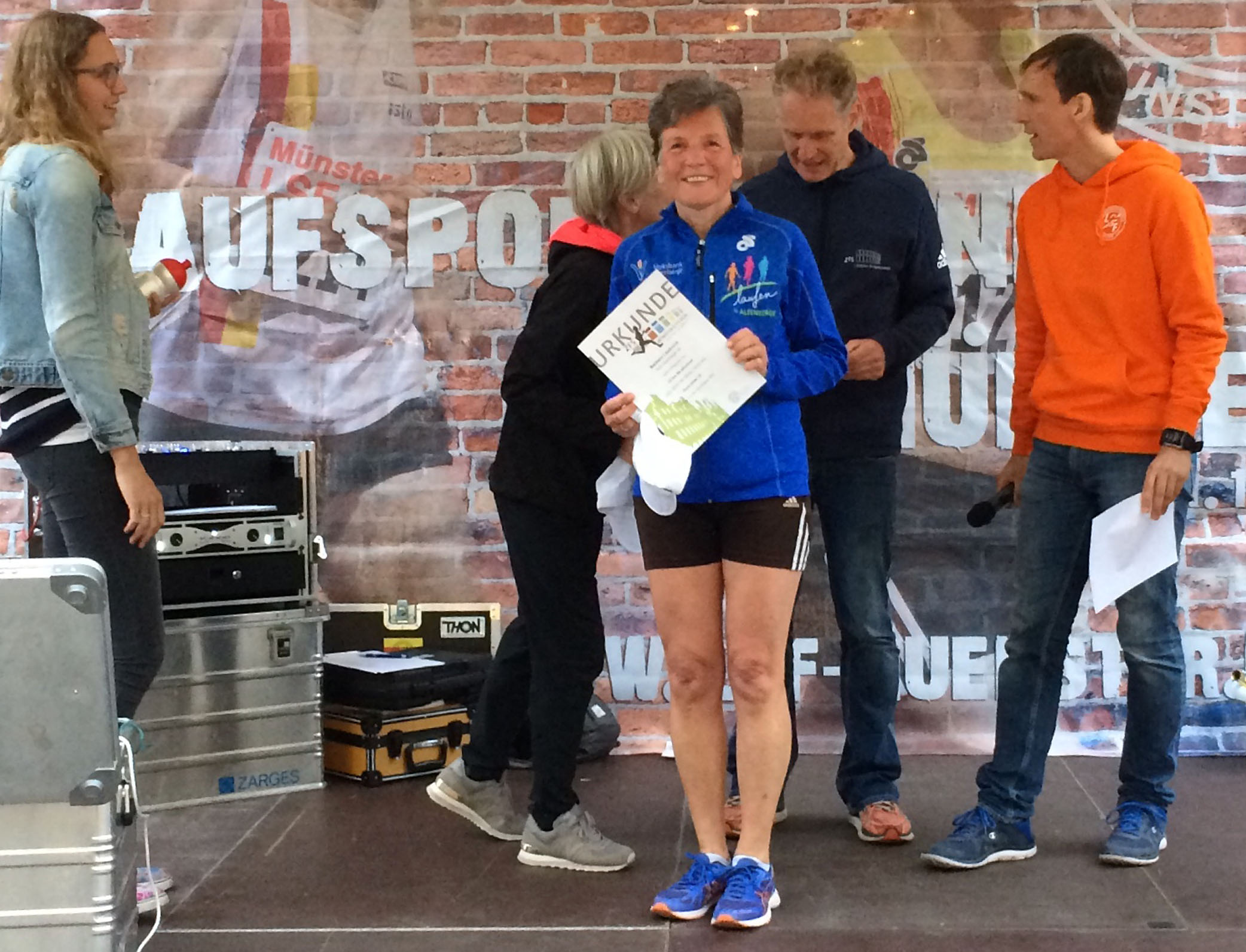 Barbara Laubrock mit 1. AK-Platz beim ZFS-Citylauf in Münster